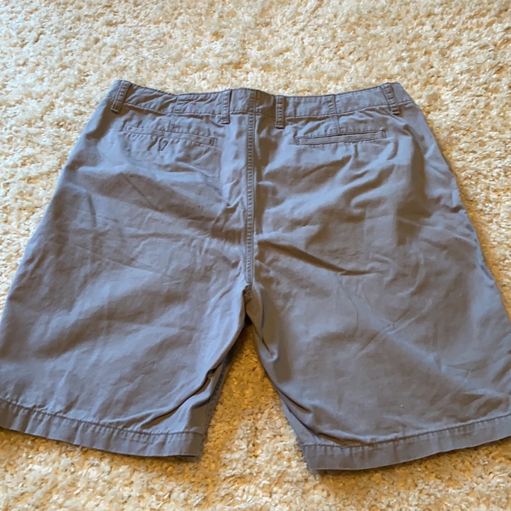 Old Navy Men’s Shorts - Picture 9 of 9